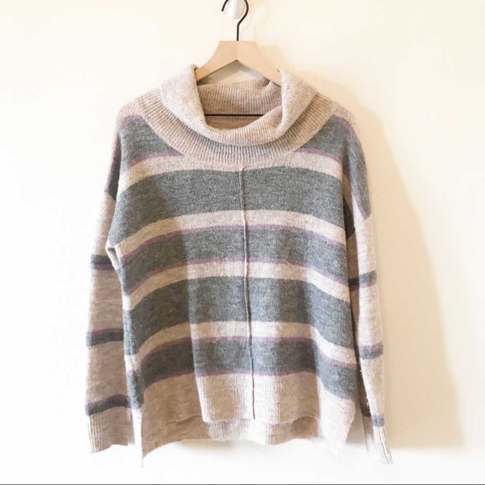 Anthropologie Heartloom Gray And Lavender Sweater Size Small